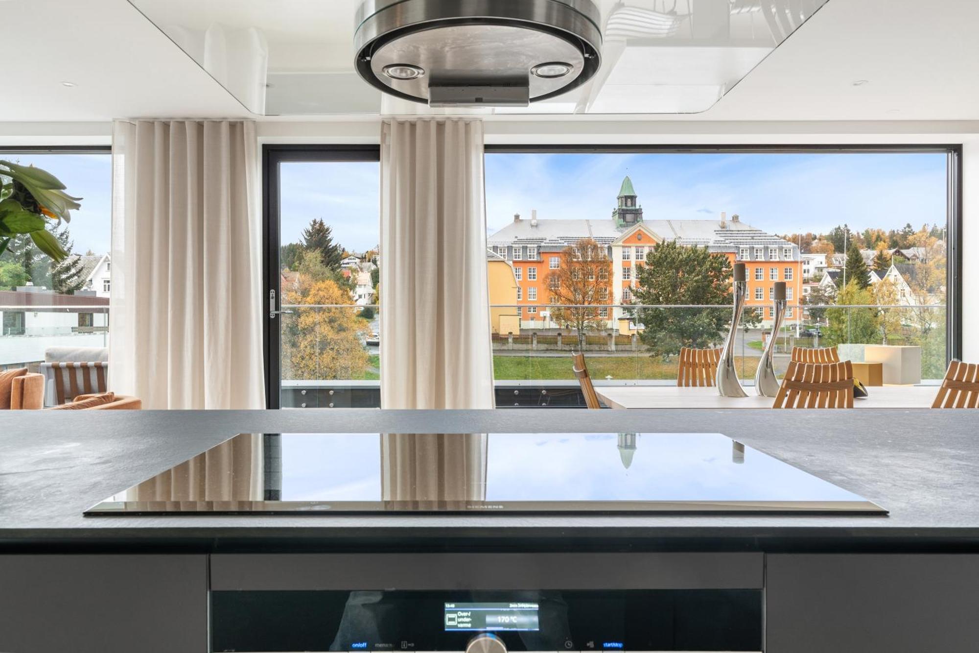 Luxury Apartment Downtown Tromso With 2 Bedrooms And 2 Bathrooms And Parking Exterior foto