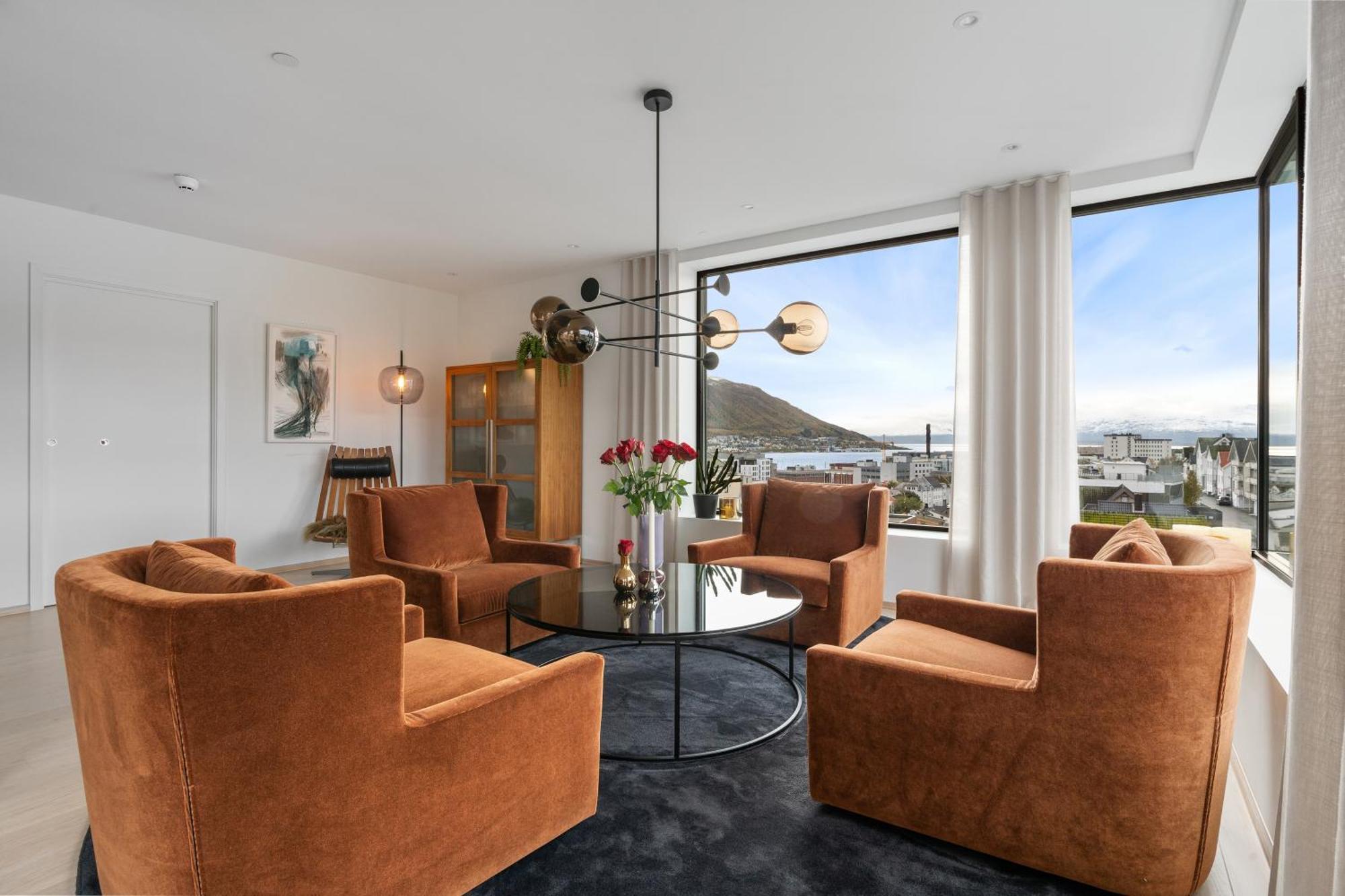 Luxury Apartment Downtown Tromso With 2 Bedrooms And 2 Bathrooms And Parking Exterior foto