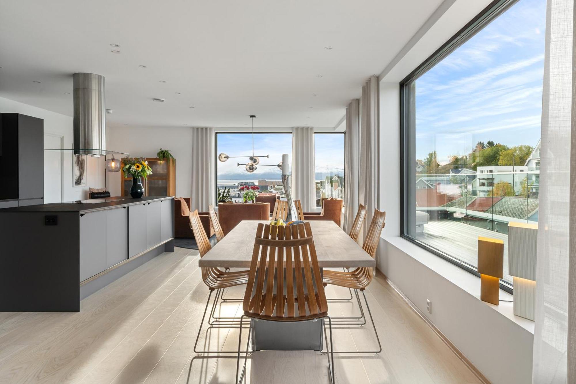 Luxury Apartment Downtown Tromso With 2 Bedrooms And 2 Bathrooms And Parking Exterior foto