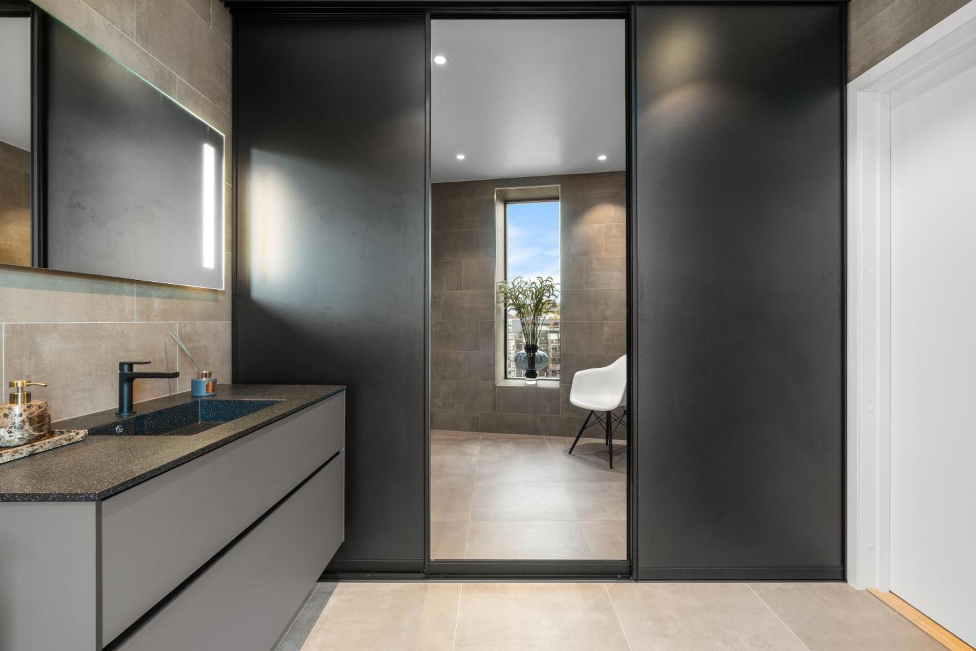 Luxury Apartment Downtown Tromso With 2 Bedrooms And 2 Bathrooms And Parking Exterior foto